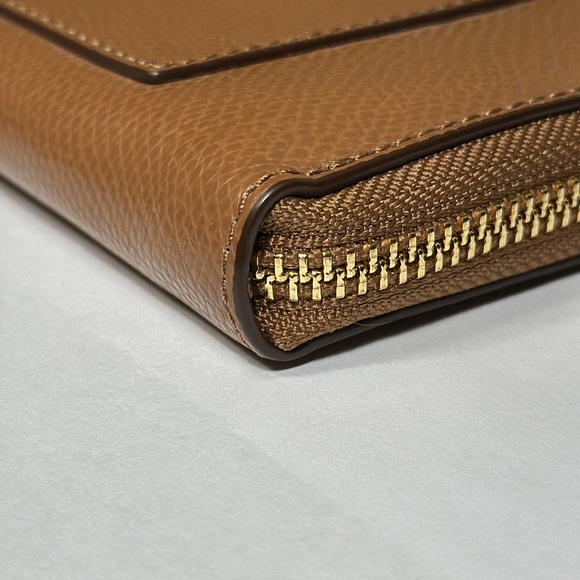 *NWT* COACH Accordion Zip Wallet - HTF color - Picture 7 of 15